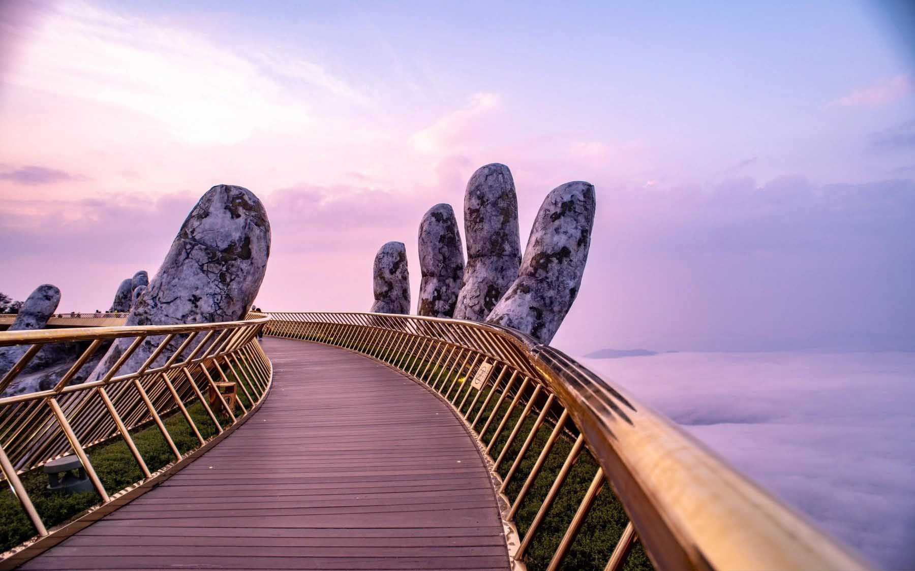 Check in tại Cầu Vàng huyền thoại