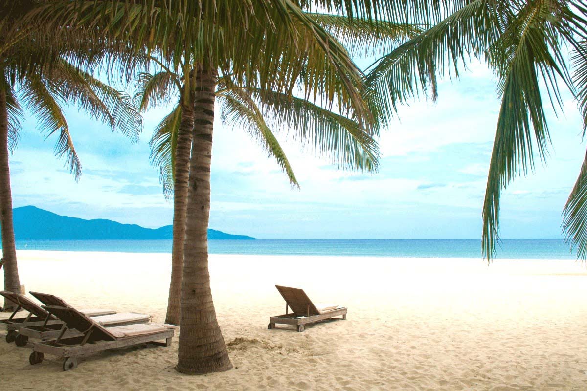 Bãi biển quyến rũ mang tên Mỹ Khê