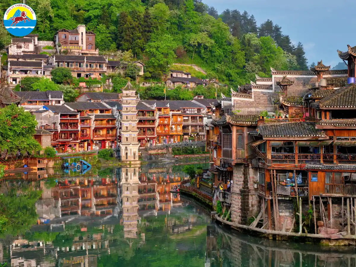 tour Phượng Hoàng Cổ Trấn 3 ngày 2 đêm