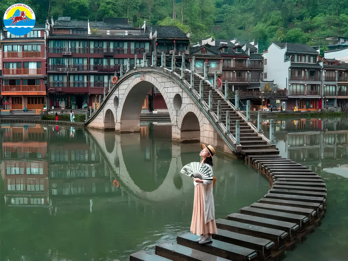 tour Phượng Hoàng Cổ Trấn 3 ngày 2 đêm