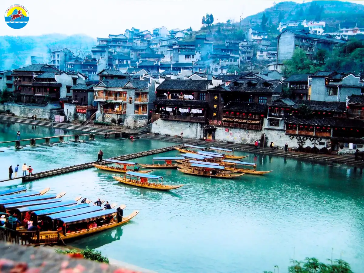 tour phượng hoàng cổ trấn 3 ngày 2 đêm​