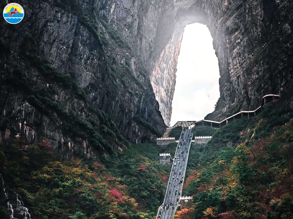 giá tour phượng hoàng cổ trấn 4 ngày 3 đêm​