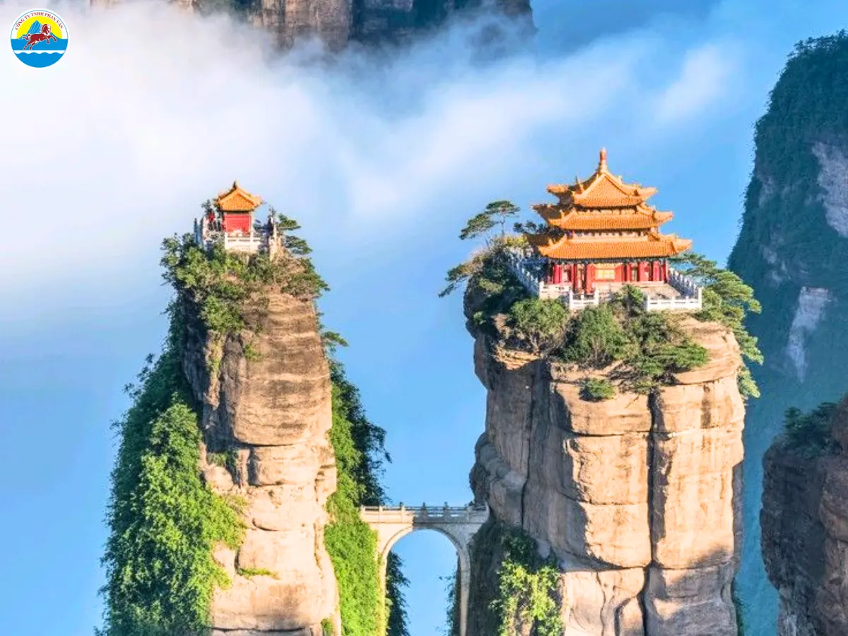 tour đi trương gia giới phượng hoàng cổ trấn​