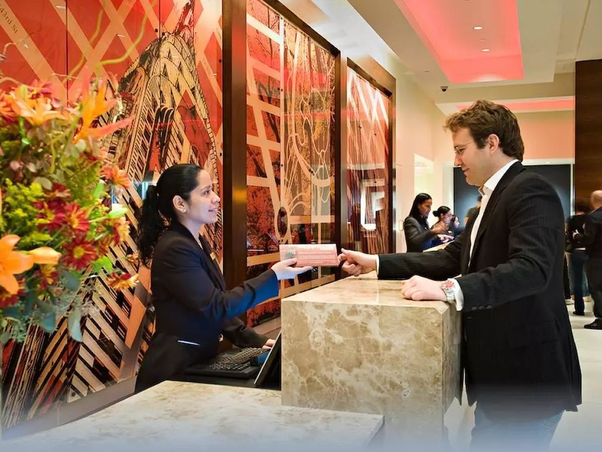 tra-phong-khach-san-som-co-duoc-hoan-tien-khong-phan-van-hotel-2.jpg