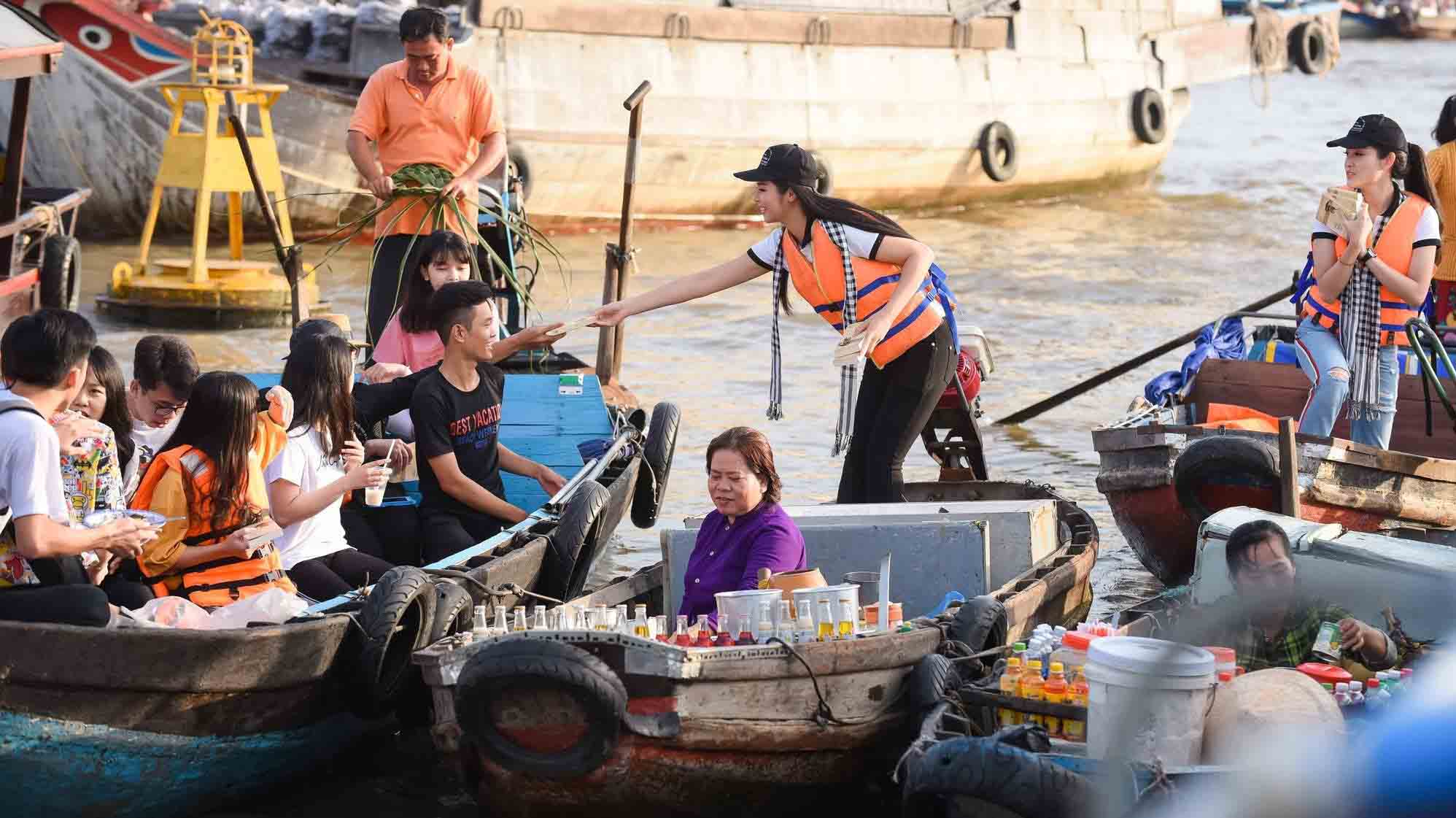 Ẩm thực đặc sắc của miền Tây trên chợ nổi