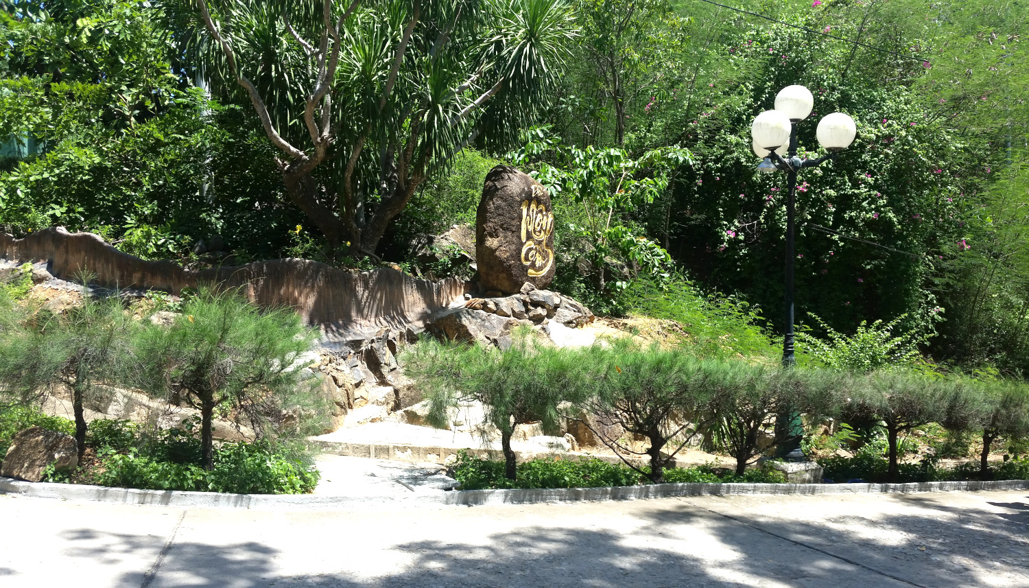 Cùng nhau dạo bước nhẹ nhàng trên Dốc Mộng Cầm