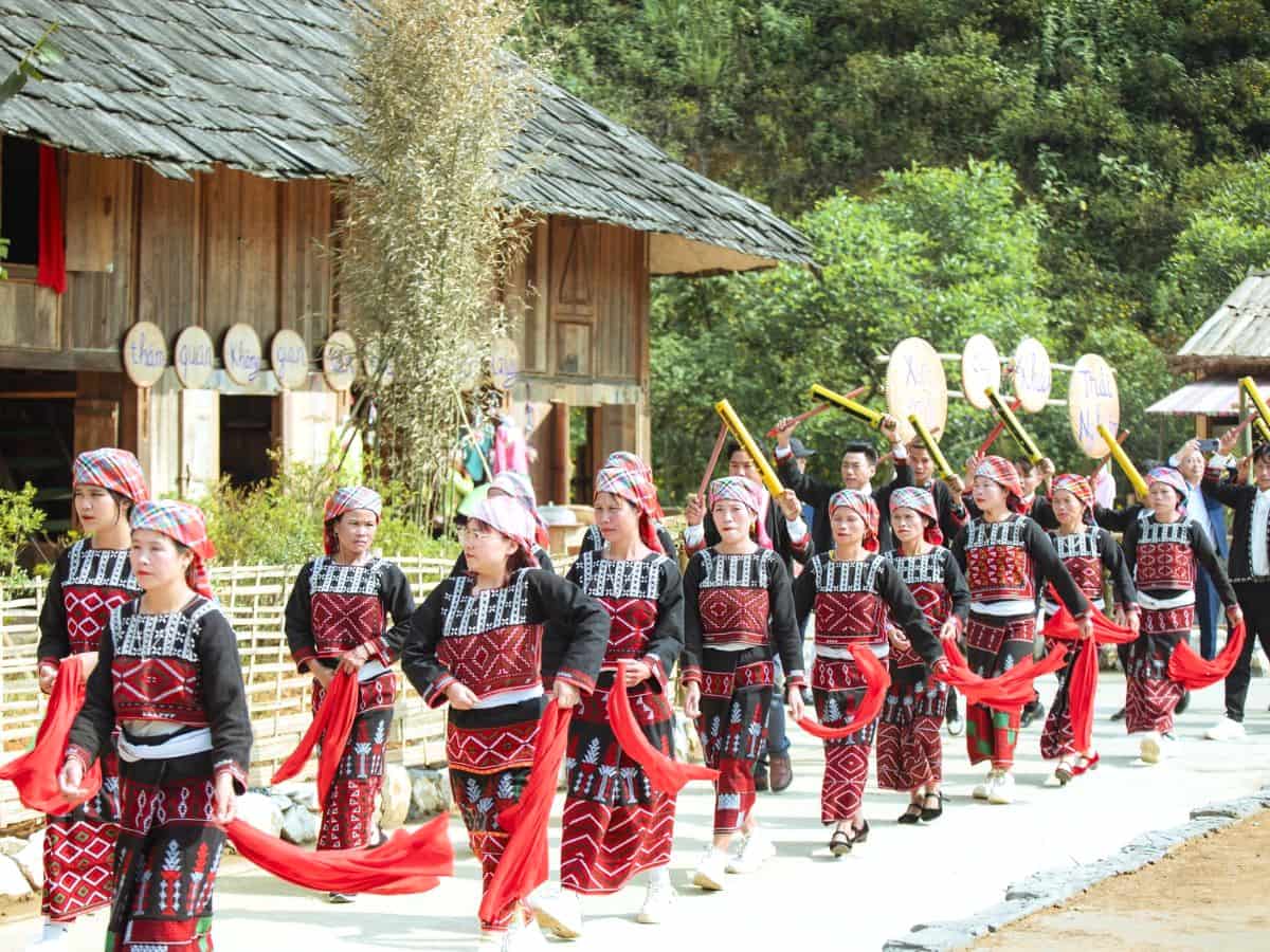 Trang phục người Dao đỏ tại Sapa