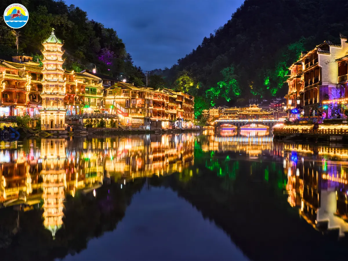 tour du lịch phượng hoàng cổ trấn trung quốc