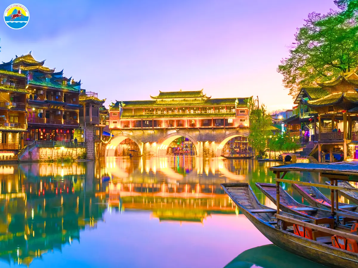 tour phượng hoàng cổ trấn 5 ngày 4 đêm