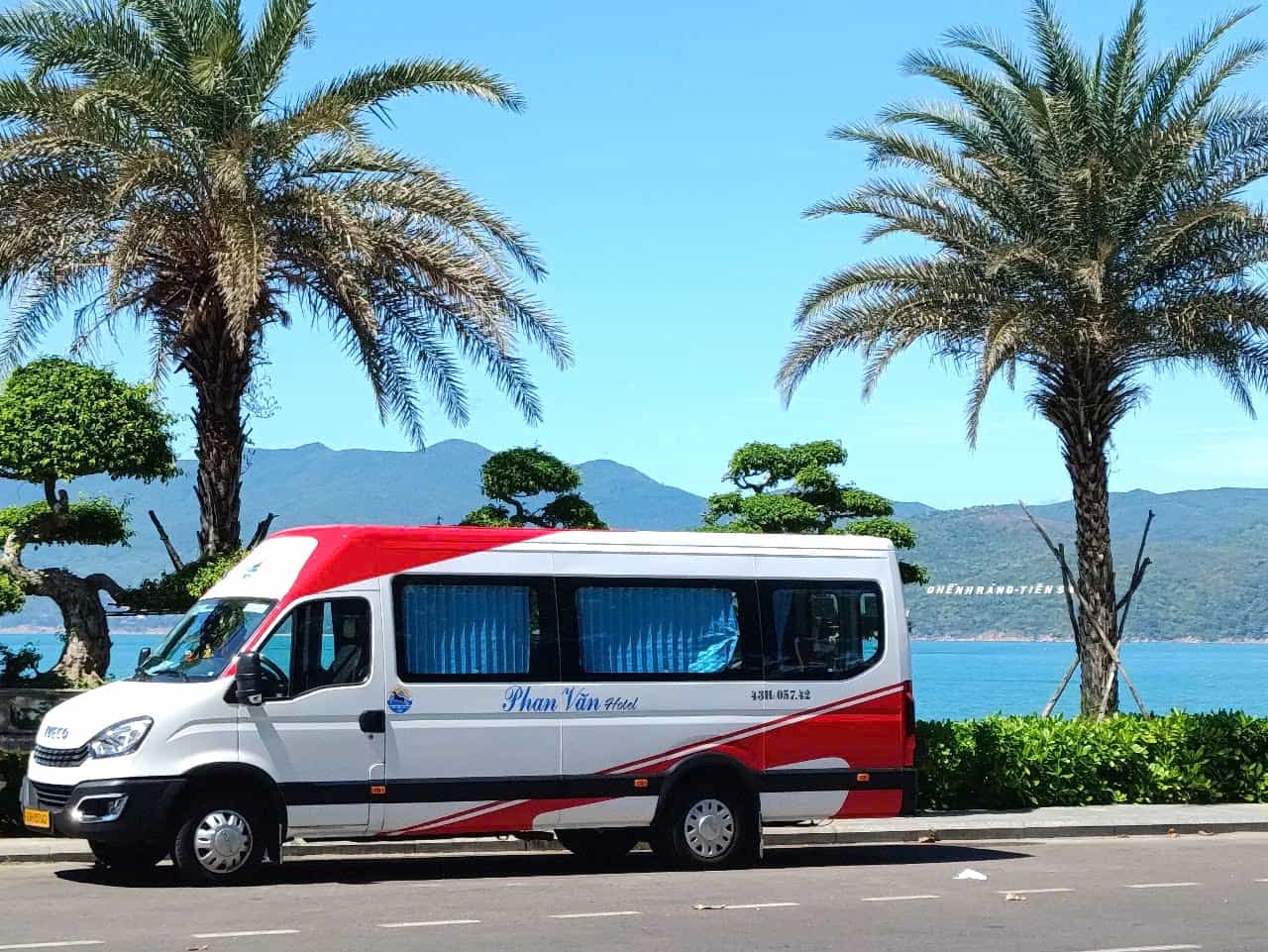 Đặt xe 19 chỗ đi xem pháo hoa