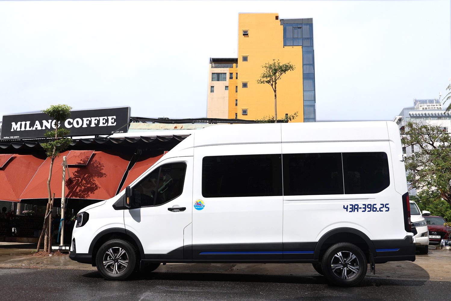 Thuê xe 16 chỗ đi xem pháo hoa