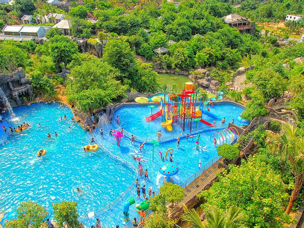 Công viên nước sôi động tại Núi Thần Tài