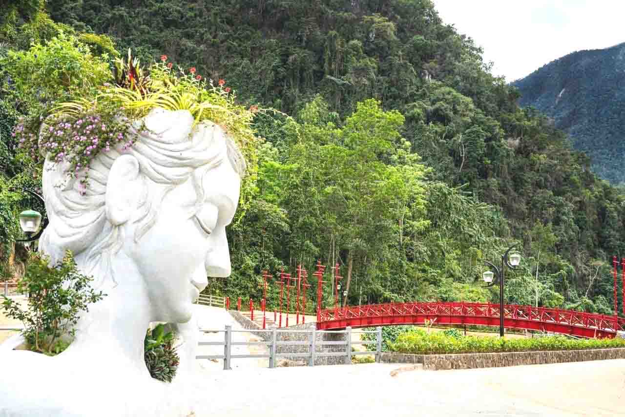 Cổng Trời Đông Giang