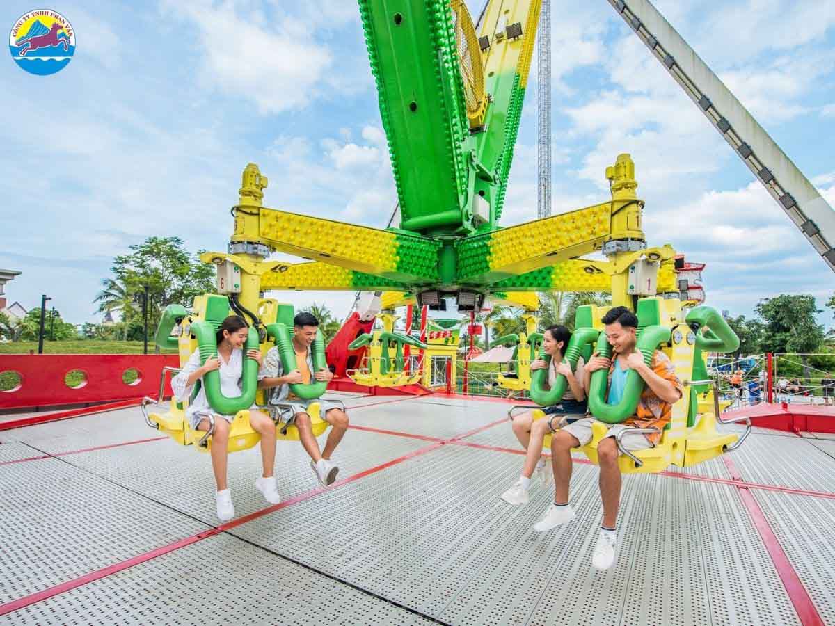 Gọi điện thoại hoặc nhắn tin Zalo trực tiếp đến hotline 0935 016 555 để đặt vé