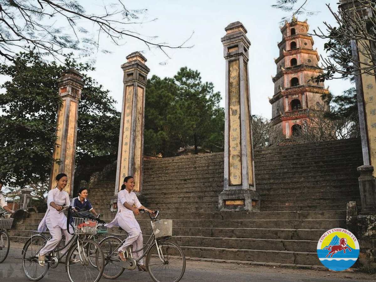 Viếng chùa Thiên Mụ