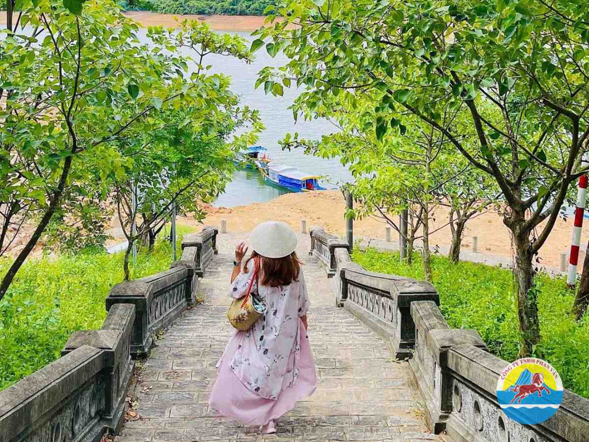 Viếng Thiền viện Trúc Lâm Bạch Mã