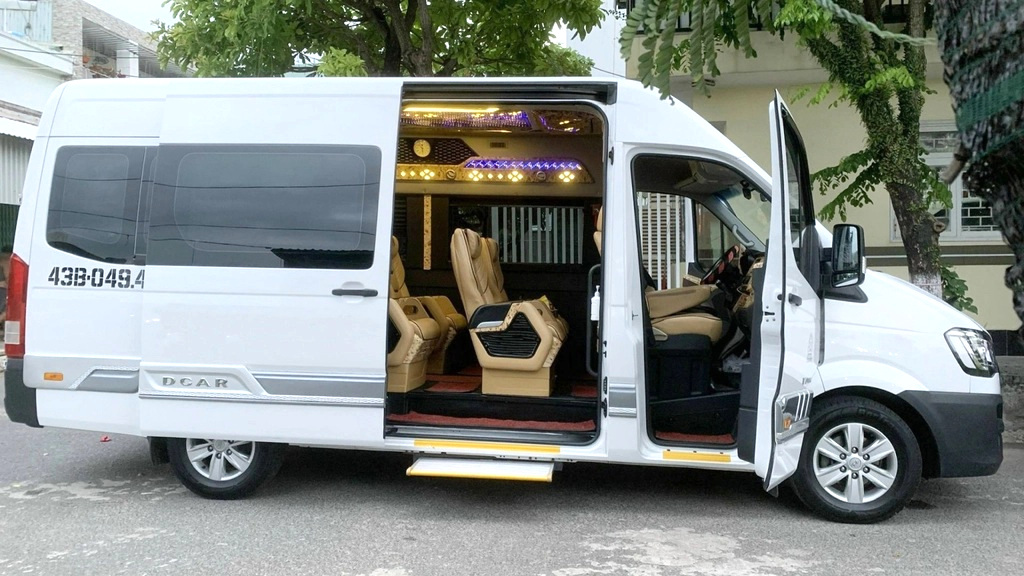 Xe Limousine 12 Chỗ