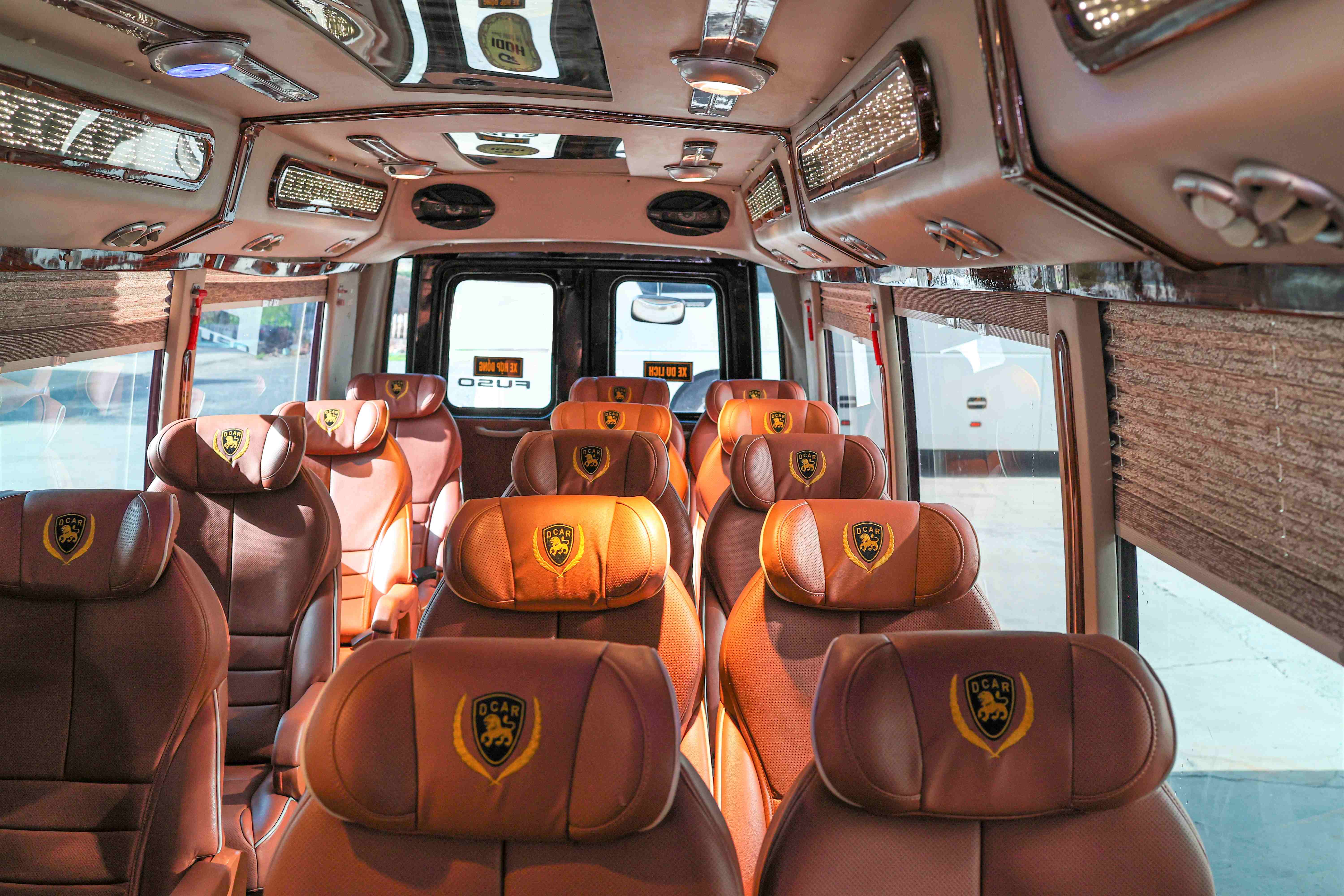 Thiết kế sang trọng, rộng rãi bên trong xe