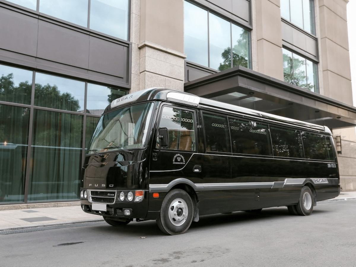 Xe limousine 16 chỗ đi Huế