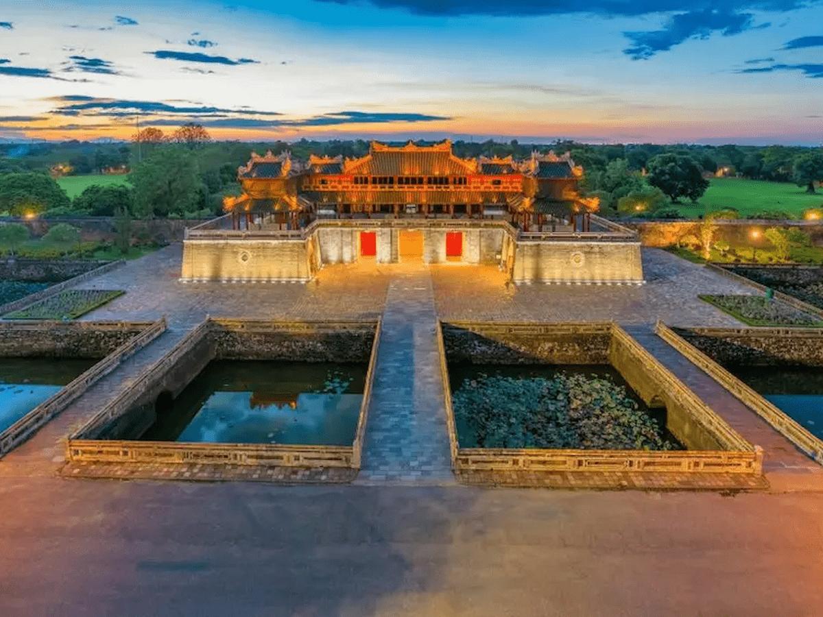Tham quan quần thể di tích cố đô Huế