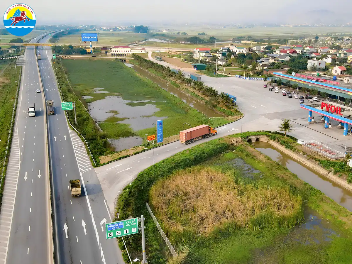 Trạm dừng trên cao tốc Bắc - Nam chuyến Đà Nẵng đến Ninh Bình