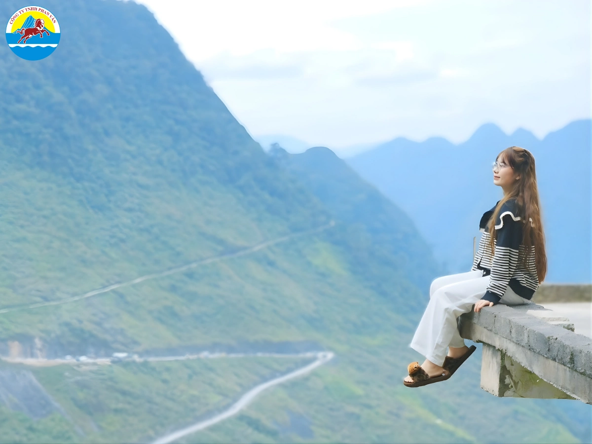 Ngắm nhìn núi đôi Quản Bạ