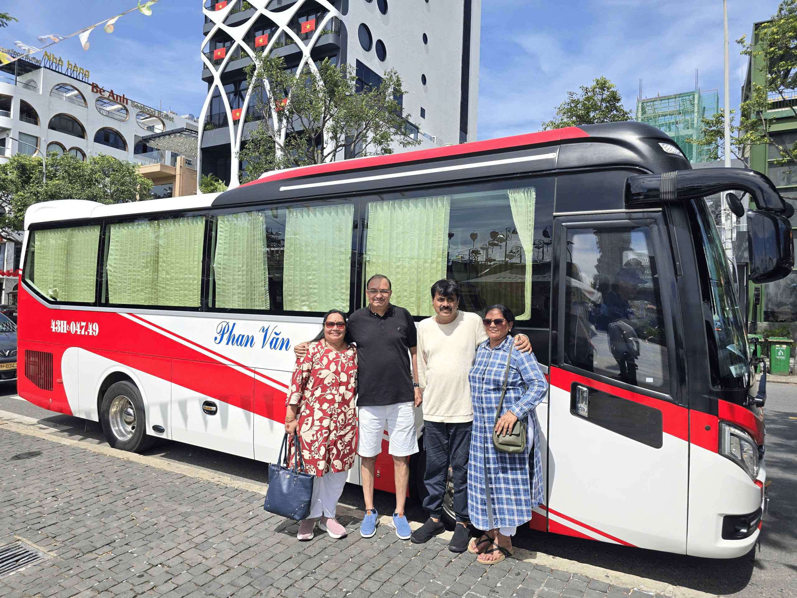 xe du lịch của phan văn travel