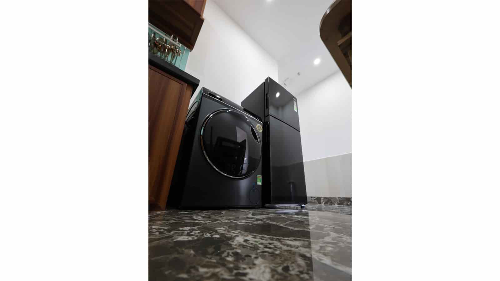 Căn Hộ Có Bồn Tắm Và Ban Công Nhìn Ra Thành Phố