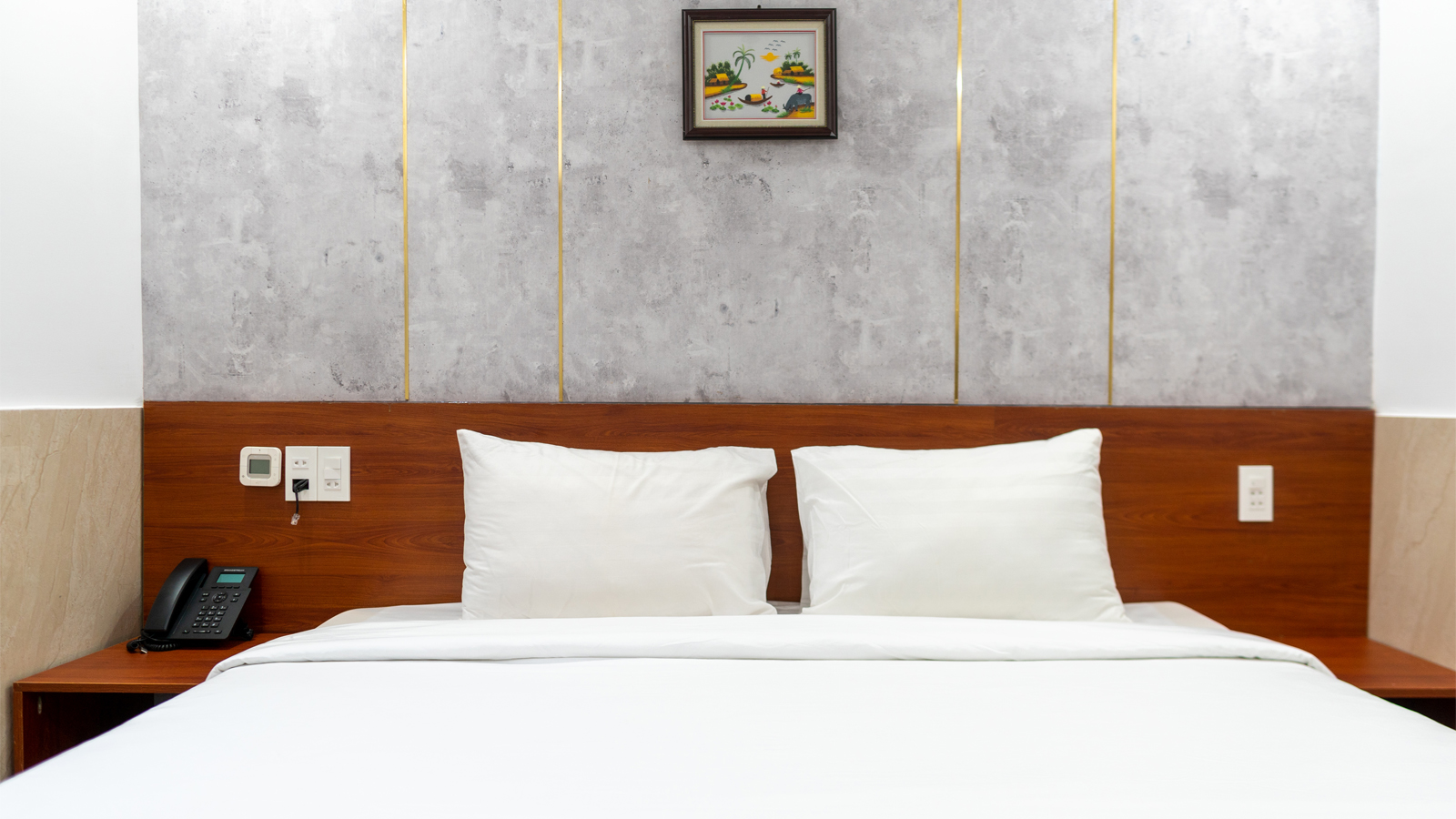 Căn Hộ Deluxe Giường Đôi Có Ban Công Rộng Và View Thành Phố