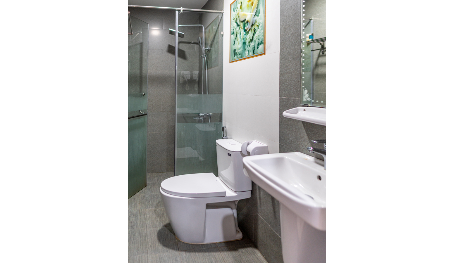 Căn Hộ Deluxe Giường Đôi Có Ban Công Rộng Và View Thành Phố