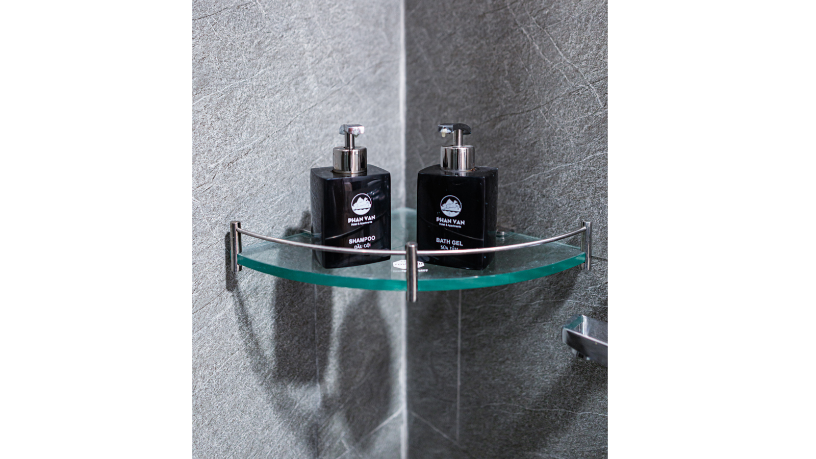 Căn Hộ Deluxe Giường Đôi Có Ban Công Rộng Và View Thành Phố