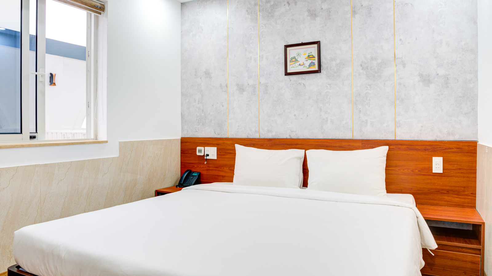 Căn Hộ Deluxe Giường Đôi Có Ban Công Rộng Và View Thành Phố