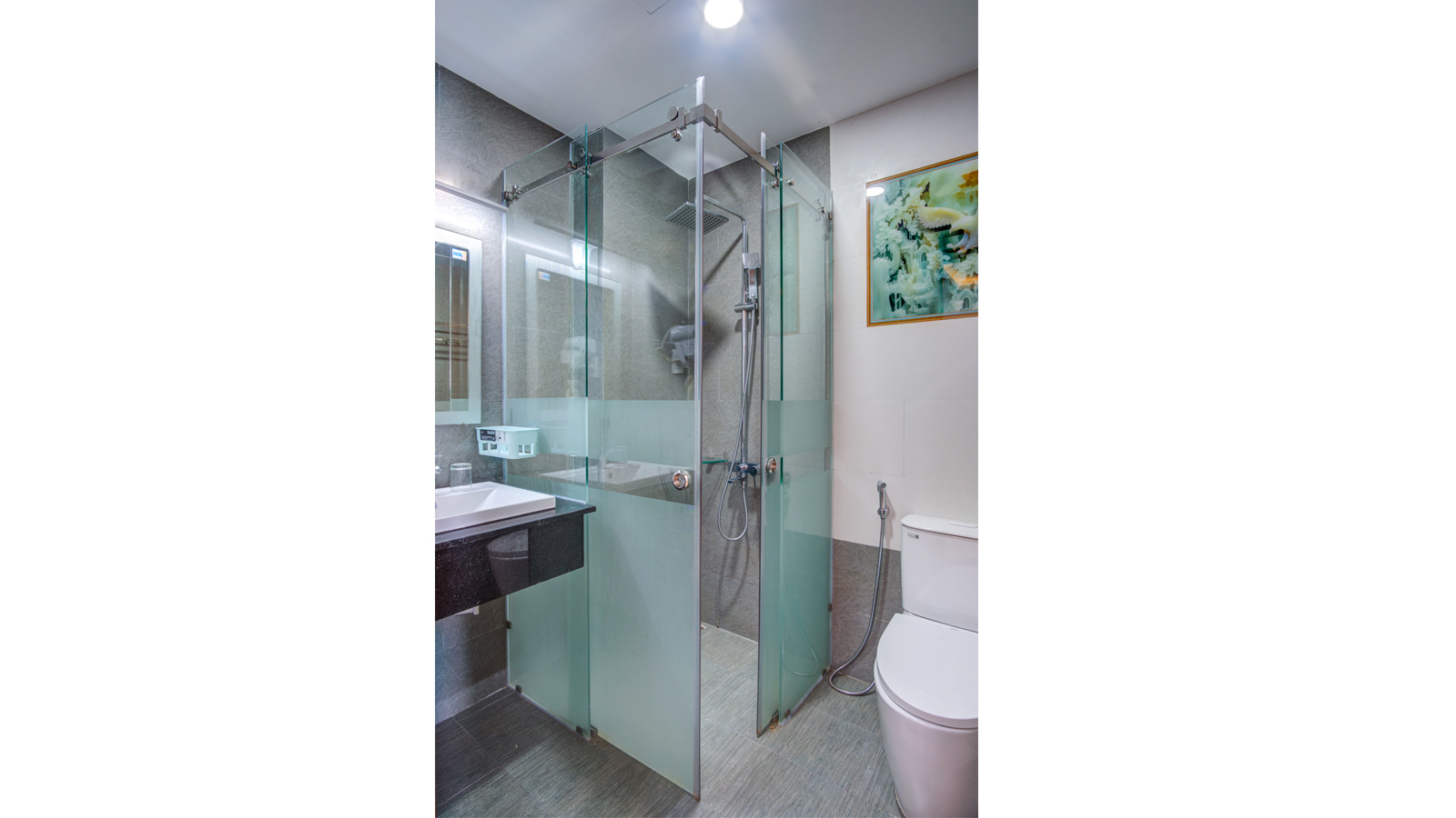 Phòng Deluxe Giường Đôi Có Ban Công Và Tầm Nhìn Ra Thành Phố