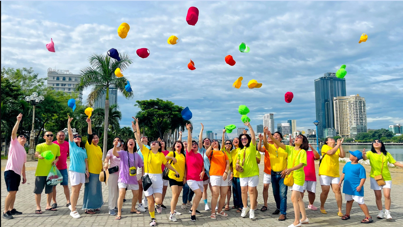 CHÈO SUP - CHÙA LINH ỨNG - NGŨ HÀNH SƠN - RỪNG DỪA - HỘI AN - HẢI VÂN - LĂNG CÔ - MIKAZUKI