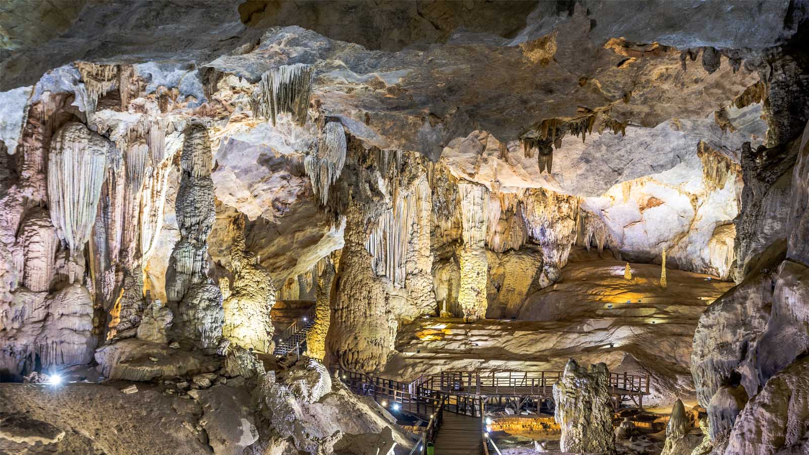 Tour Động Phong Nha/ Thiên Đường – Viếng mộ Đại Tướng – Biển Đá Nhảy