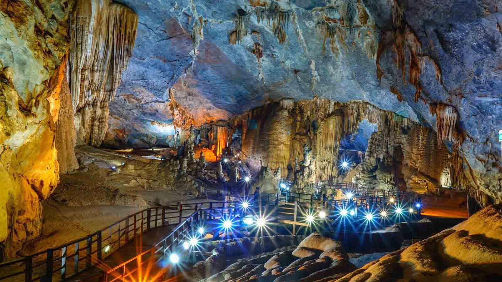 Tour Động Thiên Đường Nửa Ngày
