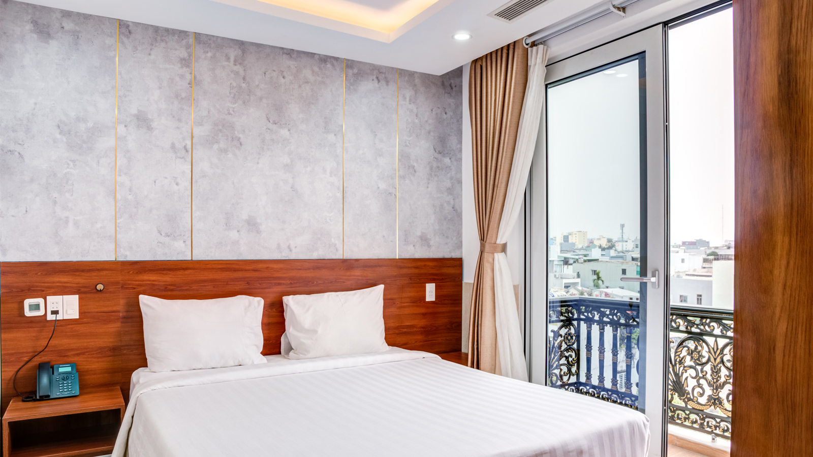 Căn Hộ Deluxe Double Có 2 Ban Công