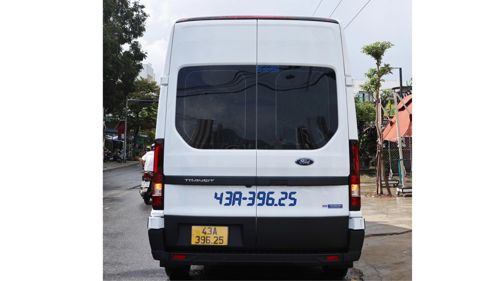 Xe Ford Transit 16 Chỗ