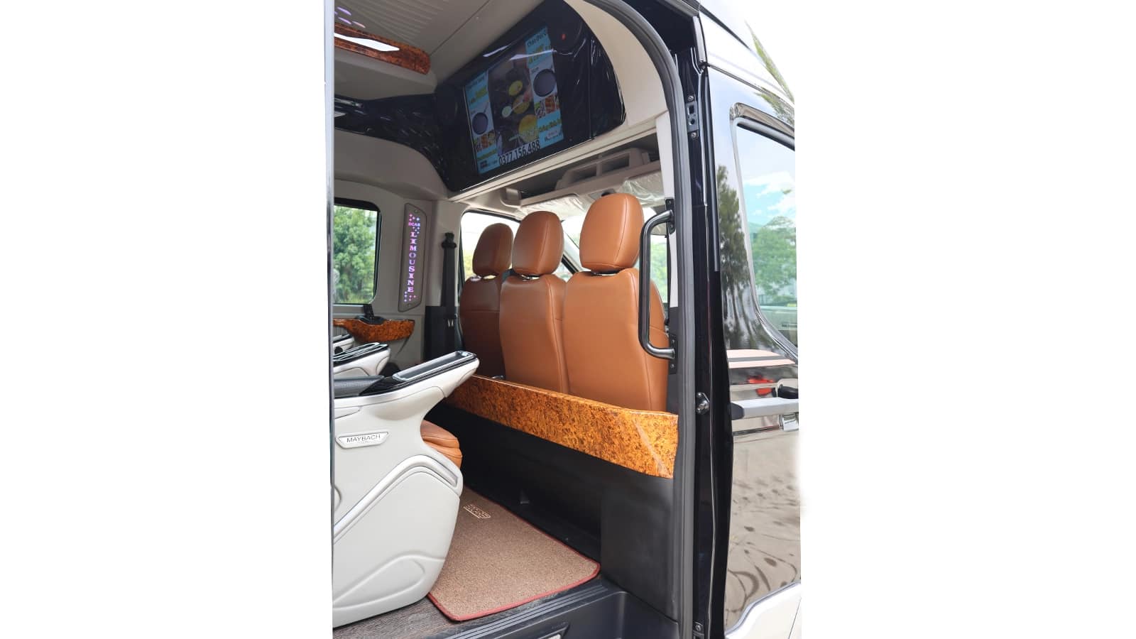 Cho Thuê Xe Limousine 12 Chỗ