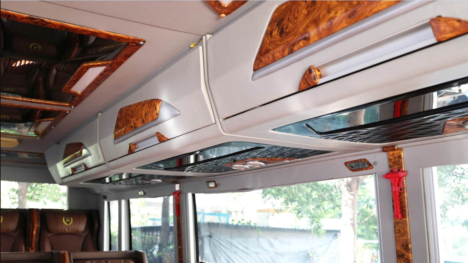 Cho Thuê Xe Limousine 19 Chỗ