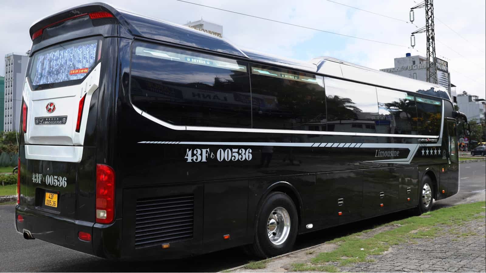 Cho Thuê Xe Limousine 29 Chỗ