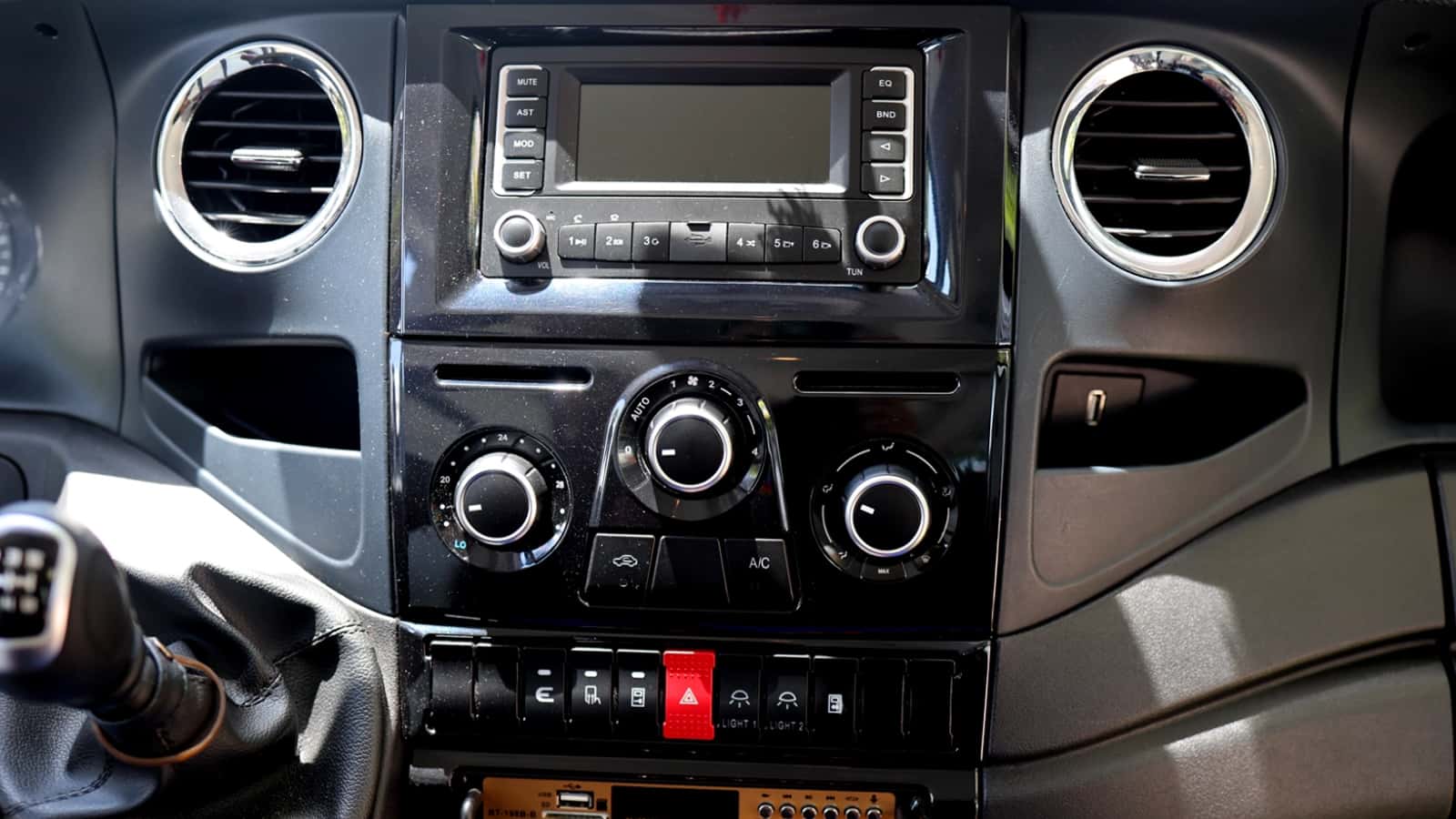 Cho Thuê Xe Thaco Iveco 19 Chỗ