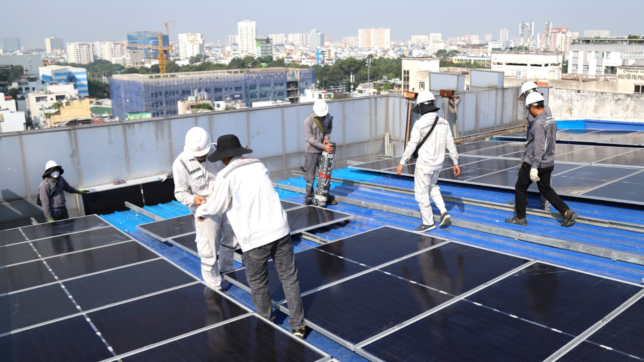 Làn sóng tái đầu tư điện mặt trời áp mái từ doanh nghiệp