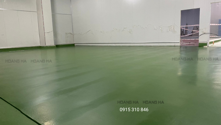 Sàn Epoxy hệ lăn và sàn Epoxy tự san phẳng: Lựa chọn nào phù hợp với công trình của bạn?
