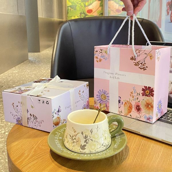 [ Set 2 Cái ] Ly Cốc Sứ + Đĩa + Thìa [ Hộp Quà Tặng ] - 18429