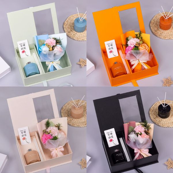 [ Set 2 Bộ ] Quà Tặng [ Hoa / Thiệp / Tinh Dầu Tán Hương Thơm / Hộp + Túi Quà ] - 18108