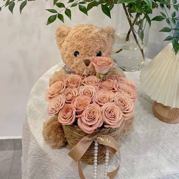 Gấu Bông Ôm 11 Hoa [ Size : 30/38/40cm / Mua Tối Thiểu 2 Con ] - R21528