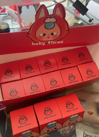 ( Hộp 20 Blind Box ) Charm Baby Three Our Friends - 994707