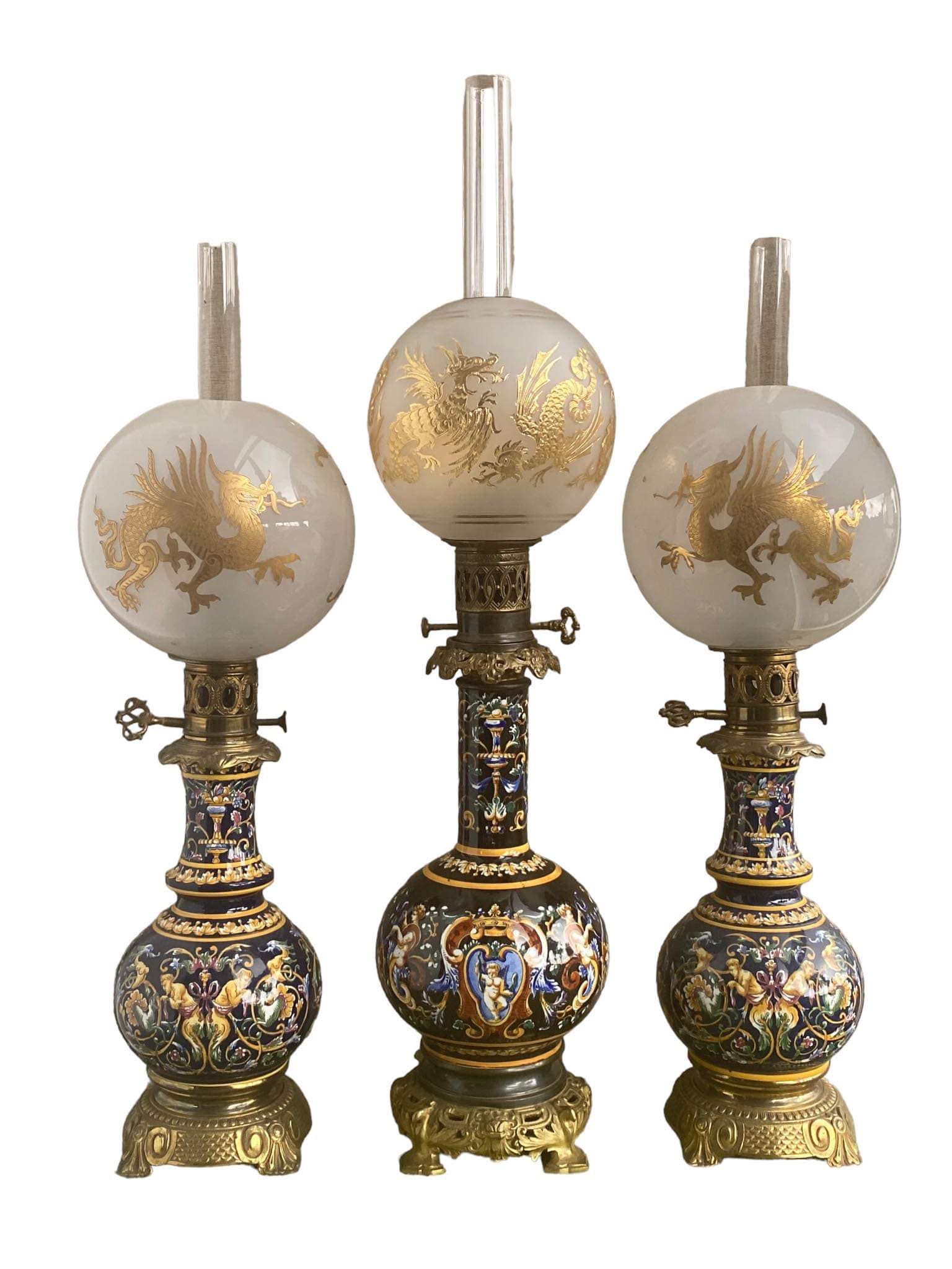 Đèn dầu Gien cổ.