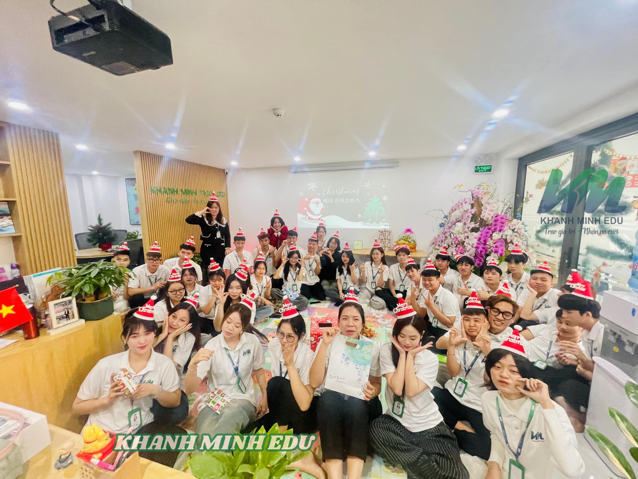 LỚP HỌC VUI VẺ - THÀNH CÔNG
